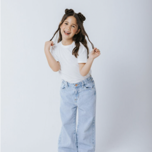 Confectionné en coton recyclé et chanvre naturel, il allie style, souplesse et durabilité.