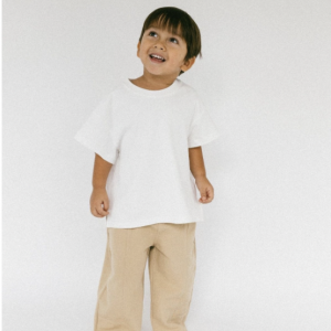 Confortable, fluide et agréable à porter. Ce pantalon est fabriqué en coton issu de l’agriculture biologique, sans produits chimiques.