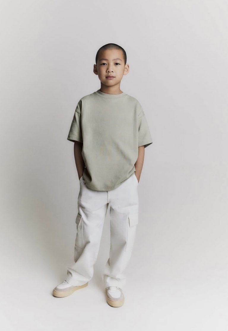 Doux, respirant et naturellement hypoallergénique, ce t-shirt est fabriqué à partir de fibre de bambou, une matière innovante et durable.