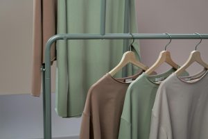 Pièce alliant style, confort et impact positif, avec une traçabilité complète de la production.